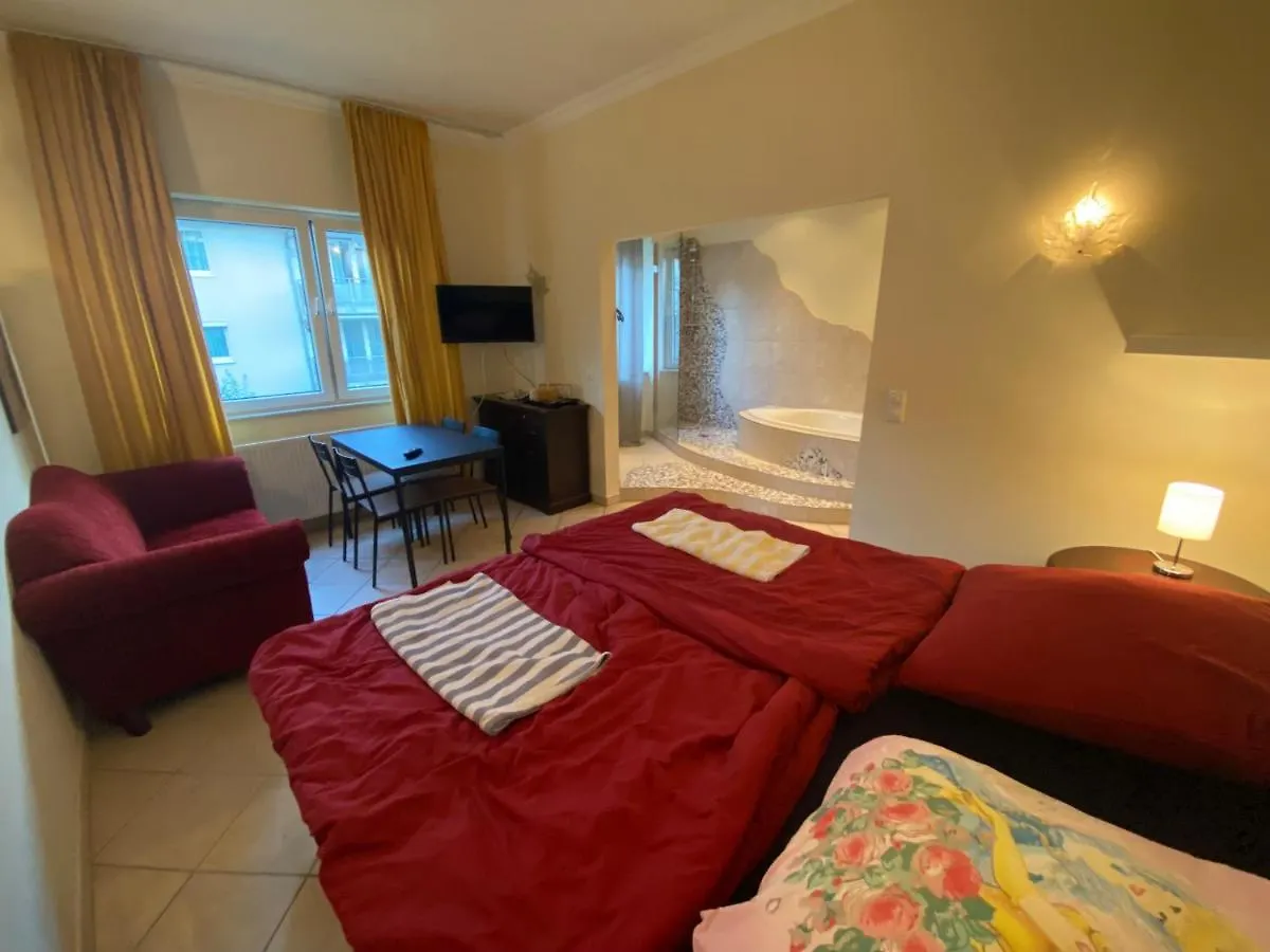 Studio 46 Qm In Domnaehe Keulen